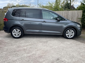 Used Volkswagen Touran 2019 for sale - 75568952: Photo