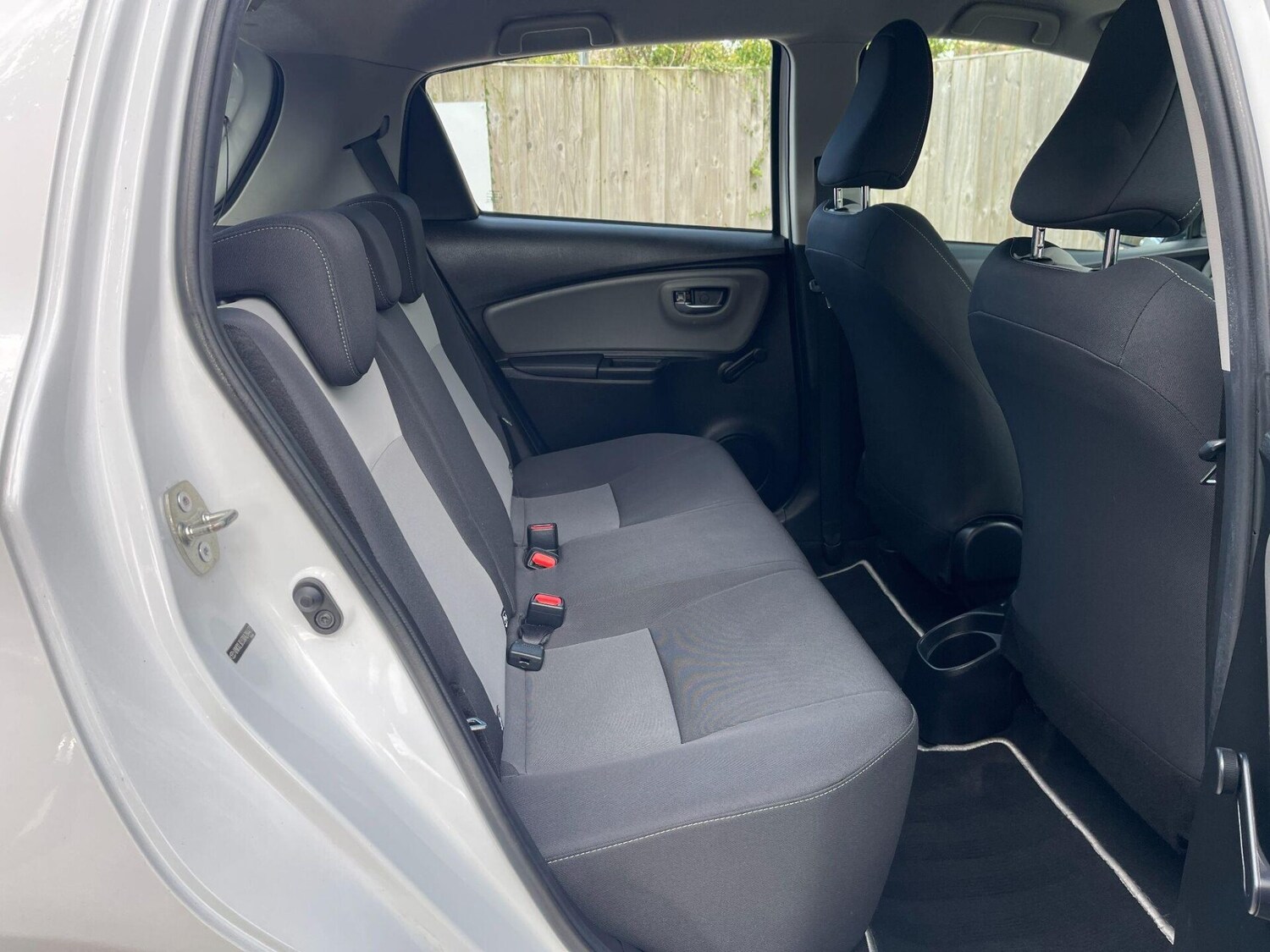 Used Toyota Yaris 2018 for sale - 76064034: Photo 12