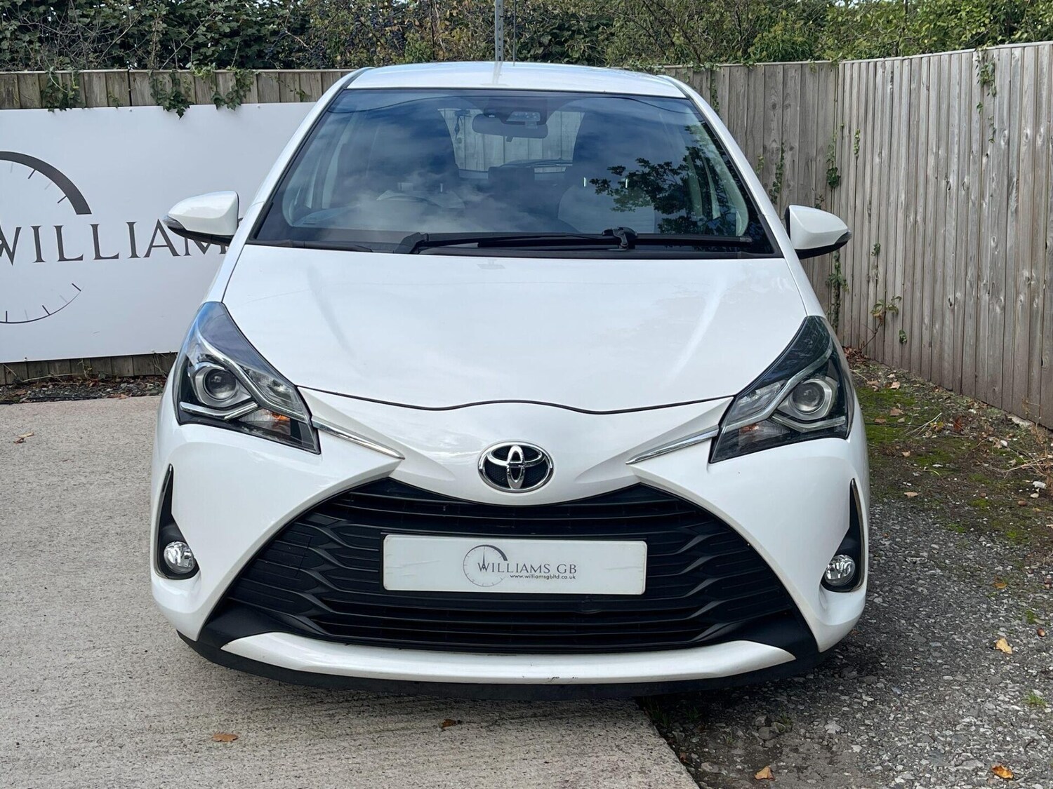 Used Toyota Yaris 2018 for sale - 76064034: Photo 3