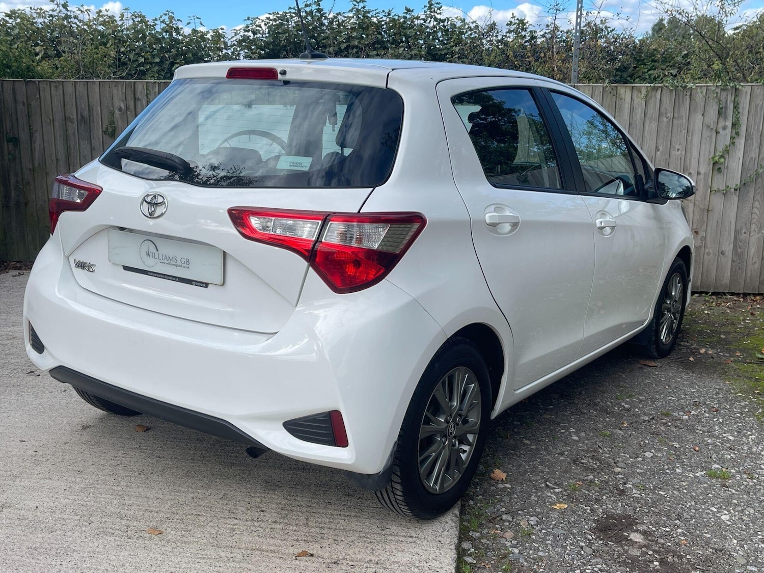 Used Toyota Yaris 2018 for sale - 76064034: Photo 5