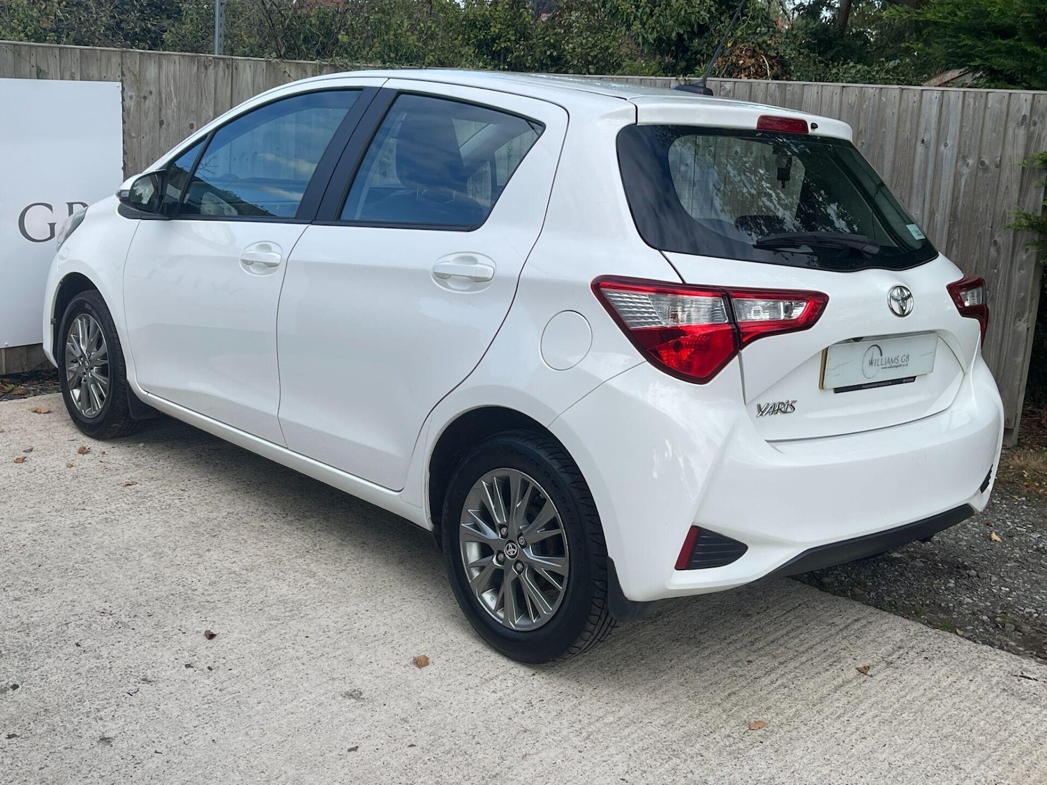 Used Toyota Yaris 2018 for sale - 76064034: Photo 9