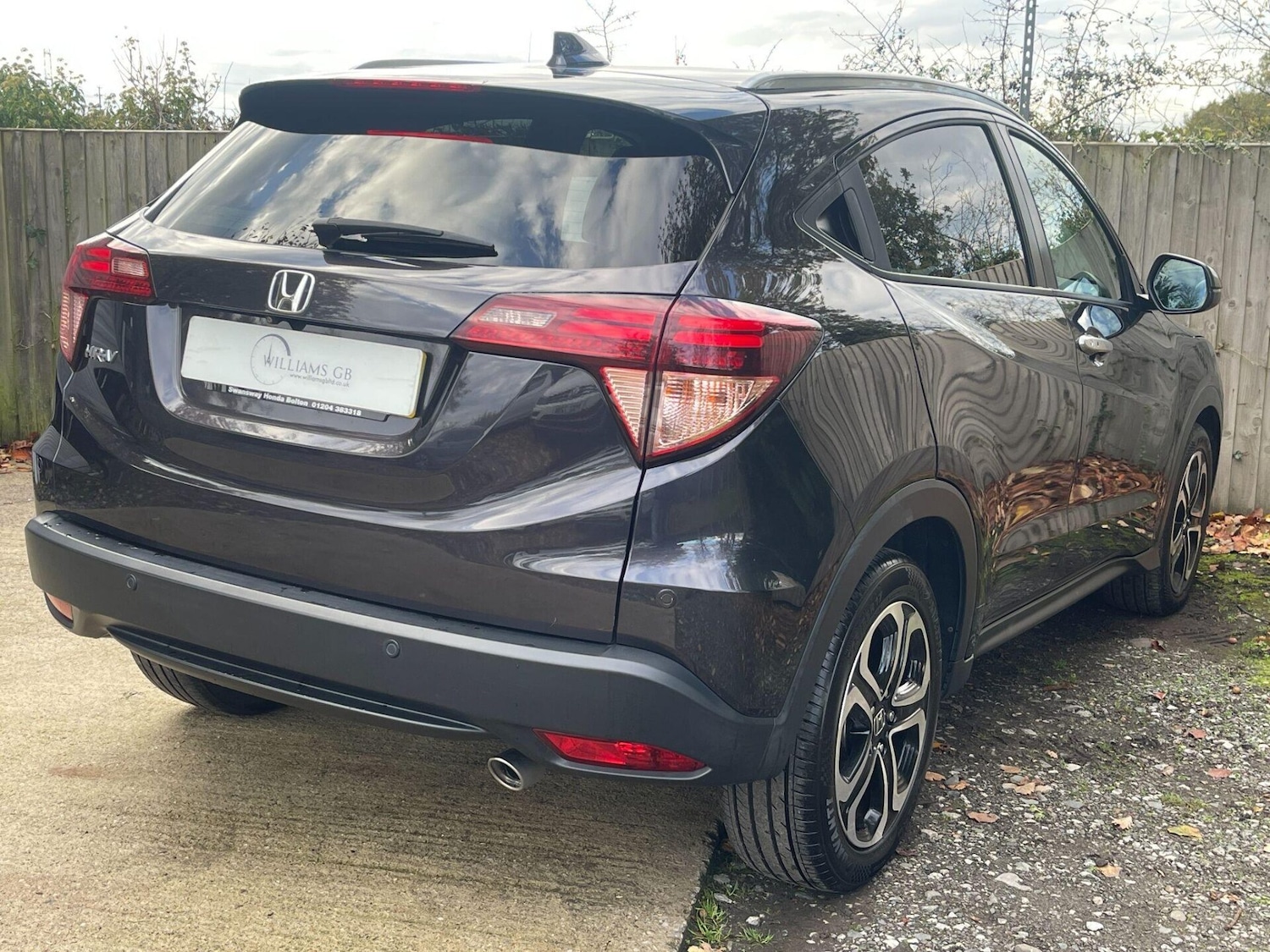 Used Honda HR-V 2017 for sale - 76352355: Photo 4