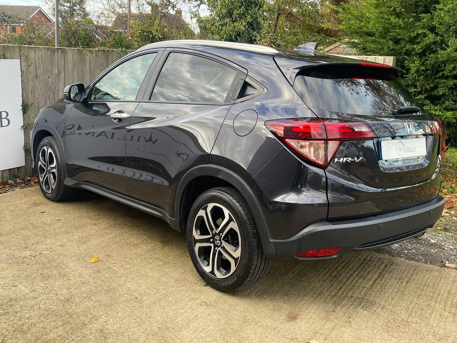 Used Honda HR-V 2017 for sale - 76352355: Photo 6