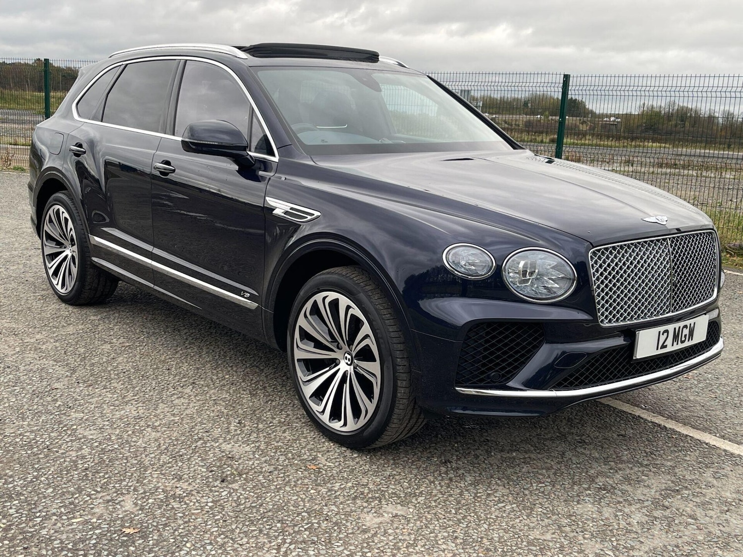 Used Bentley Bentayga 2021 for sale - 76893144: Photo 1