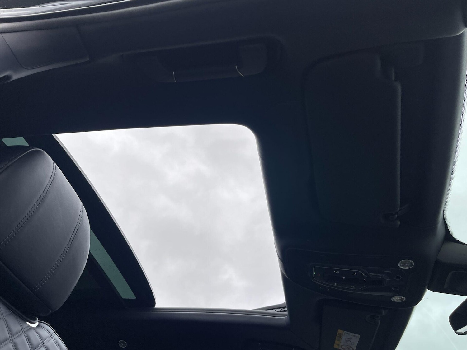 Used Bentley Bentayga 2021 for sale - 76893144: Photo 14