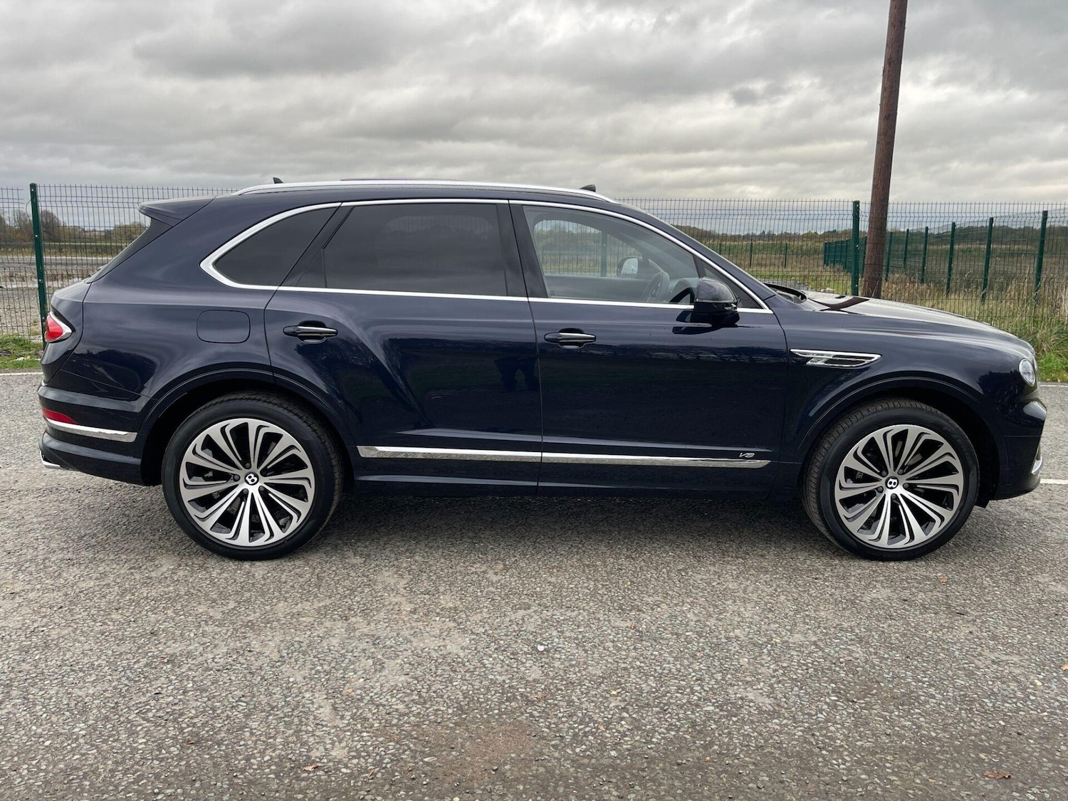 Used Bentley Bentayga 2021 for sale - 76893144: Photo 3