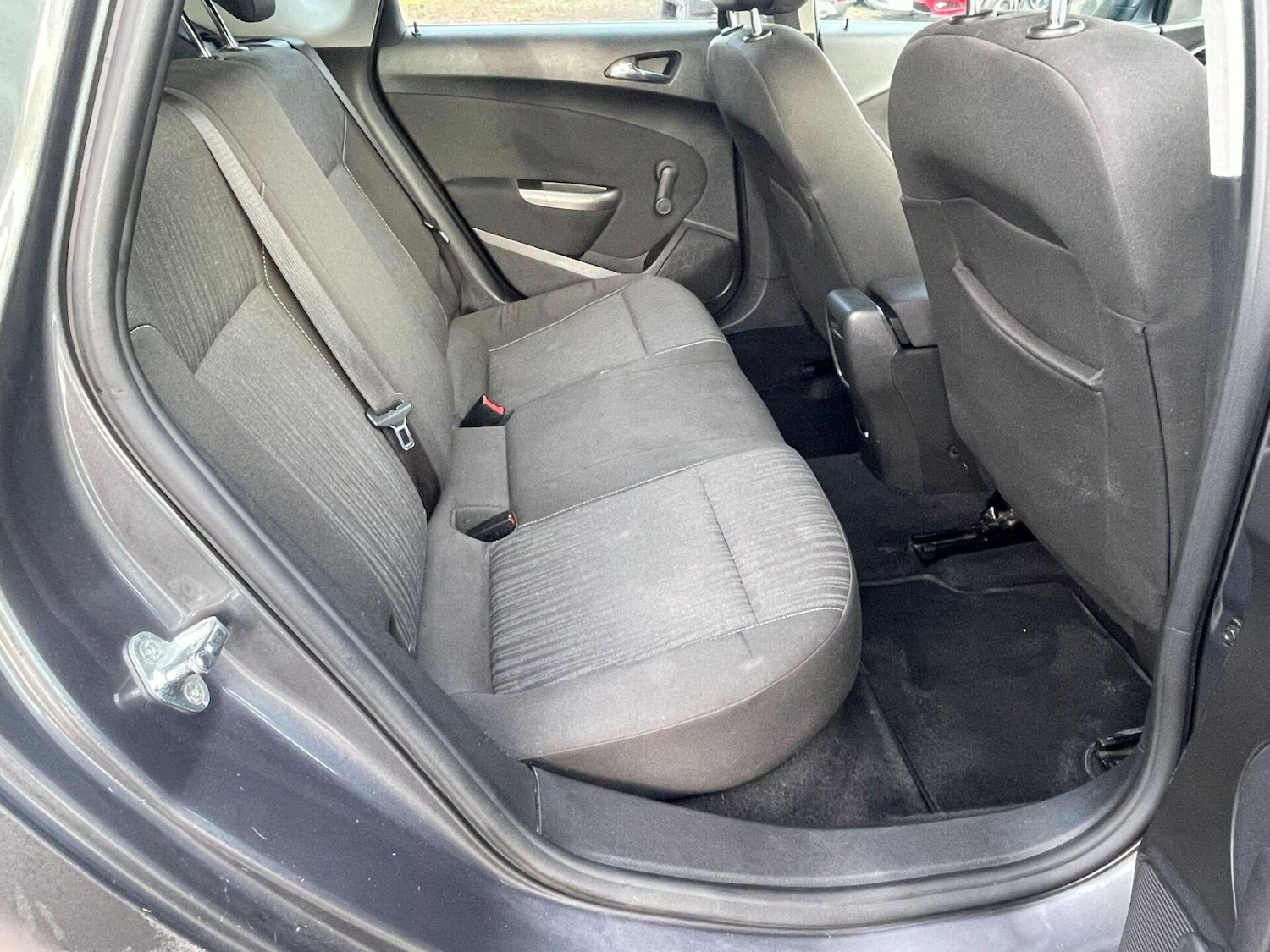 Used Vauxhall Astra 2011 for sale - 77206997: Photo 11