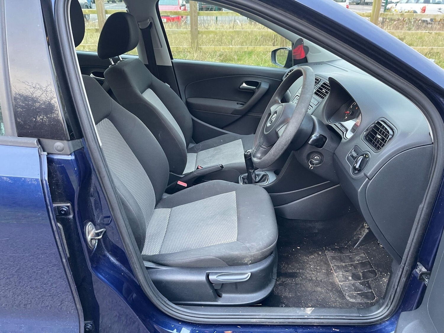 Used Volkswagen Polo 2011 for sale - 76836093: Photo 3