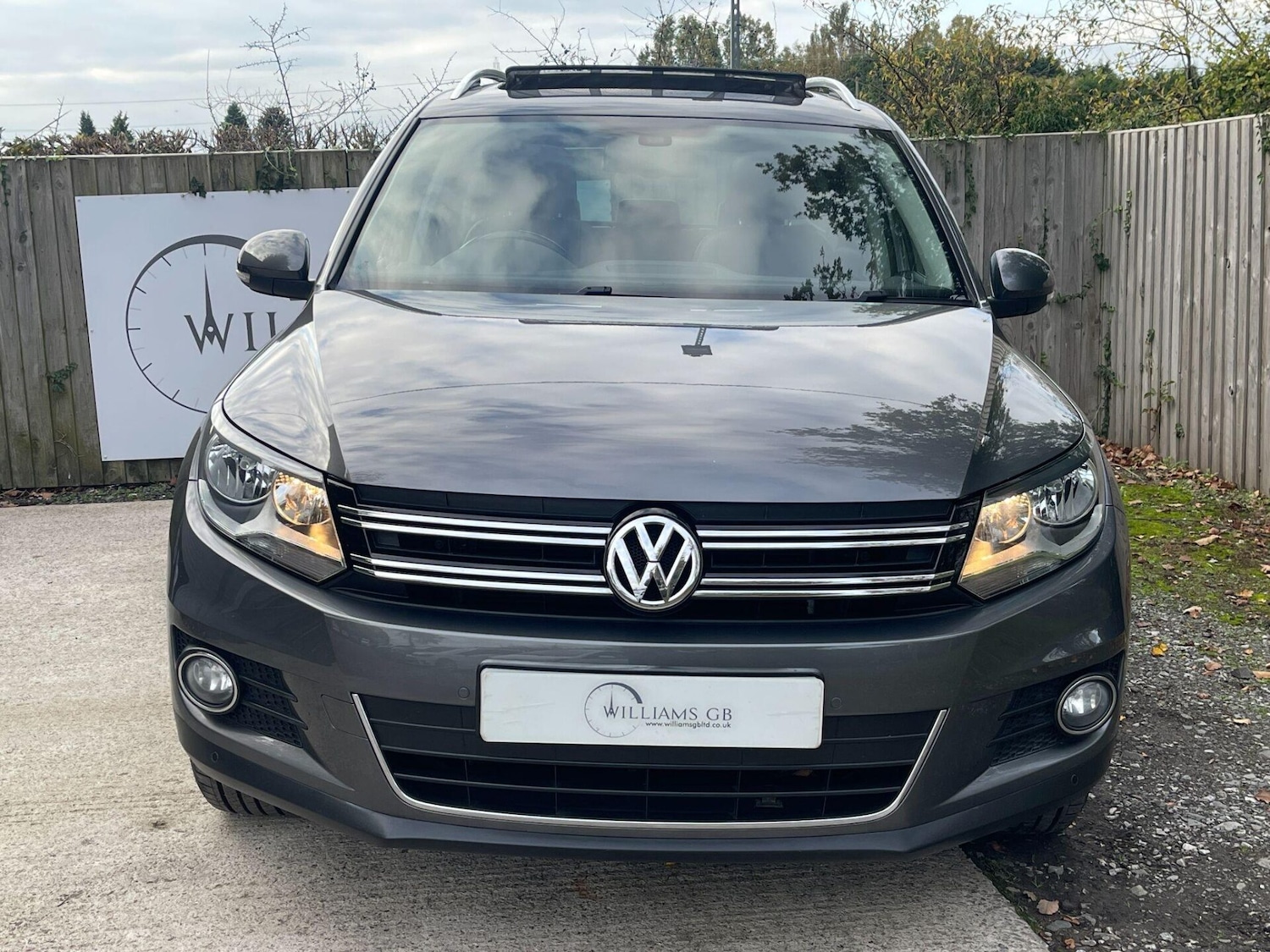 Used Volkswagen Tiguan 2012 for sale - 76855060: Photo 3