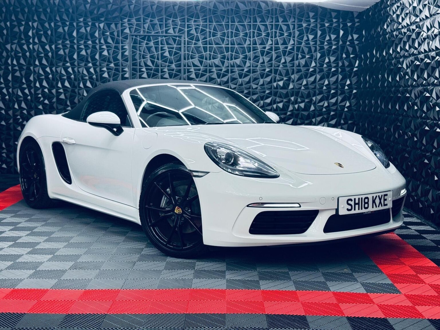 Used Porsche Boxster 2018 for sale - 76605954: Photo 10