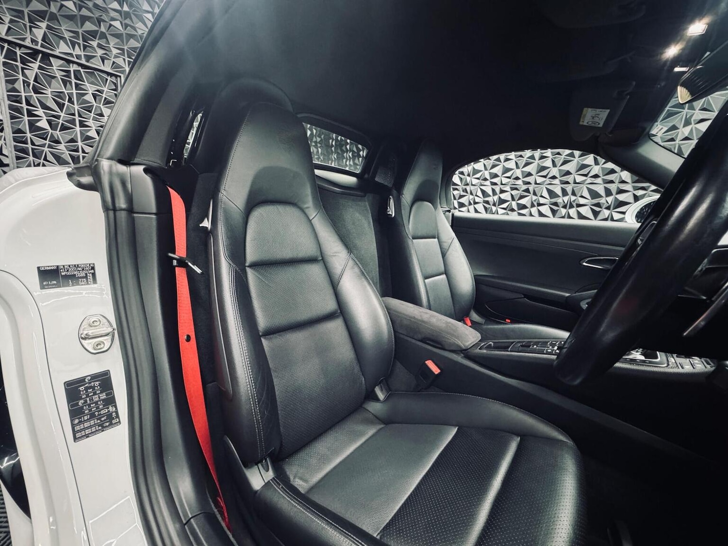 Used Porsche Boxster 2018 for sale - 76605954: Photo 17