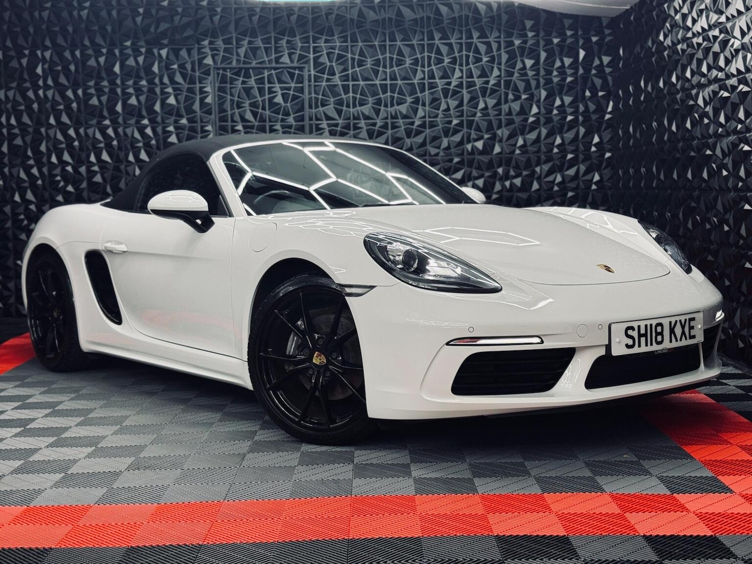 Used Porsche Boxster 2018 for sale - 76605954: Photo 4
