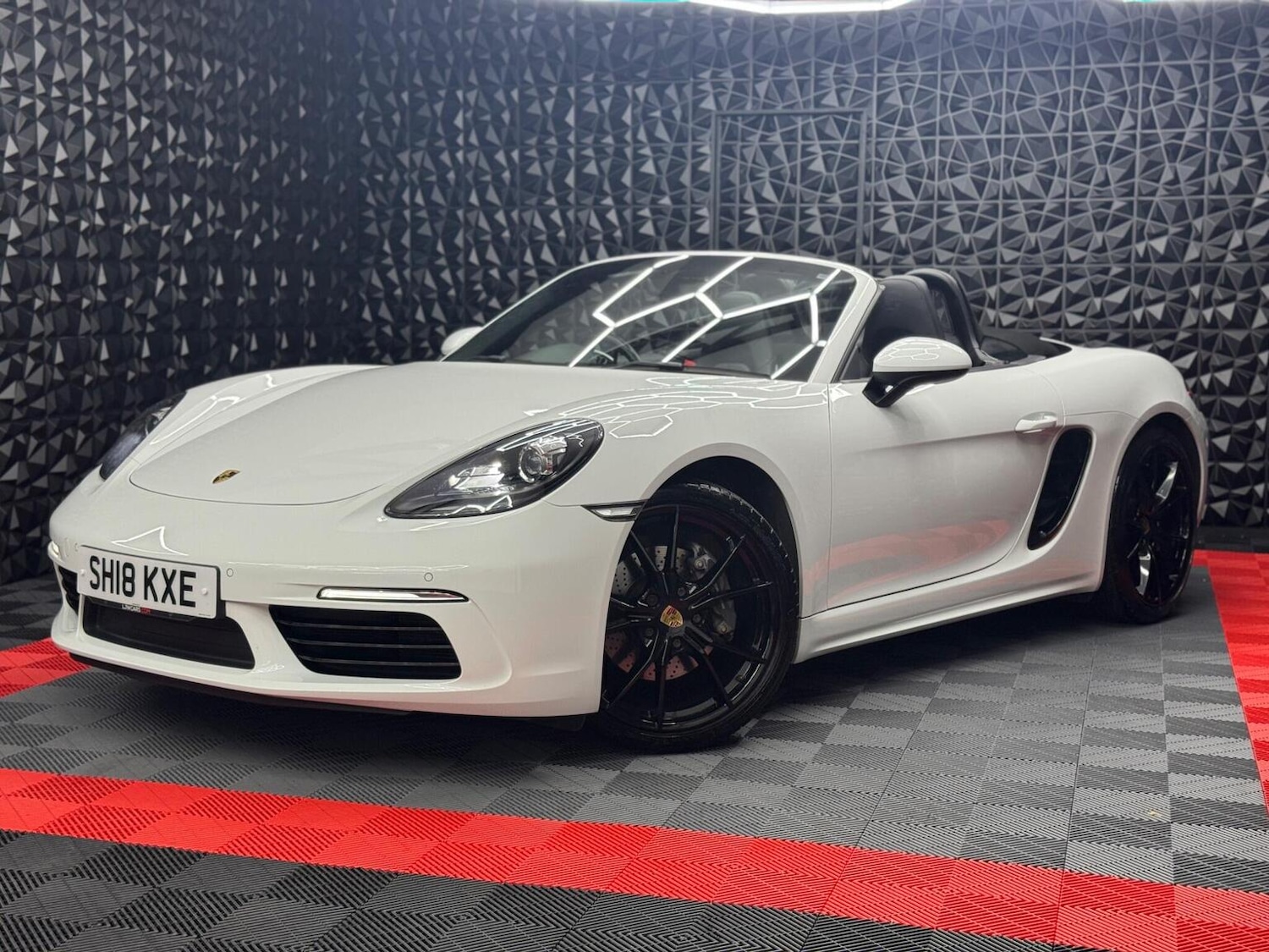 Used Porsche Boxster 2018 for sale - 76605954: Photo 5