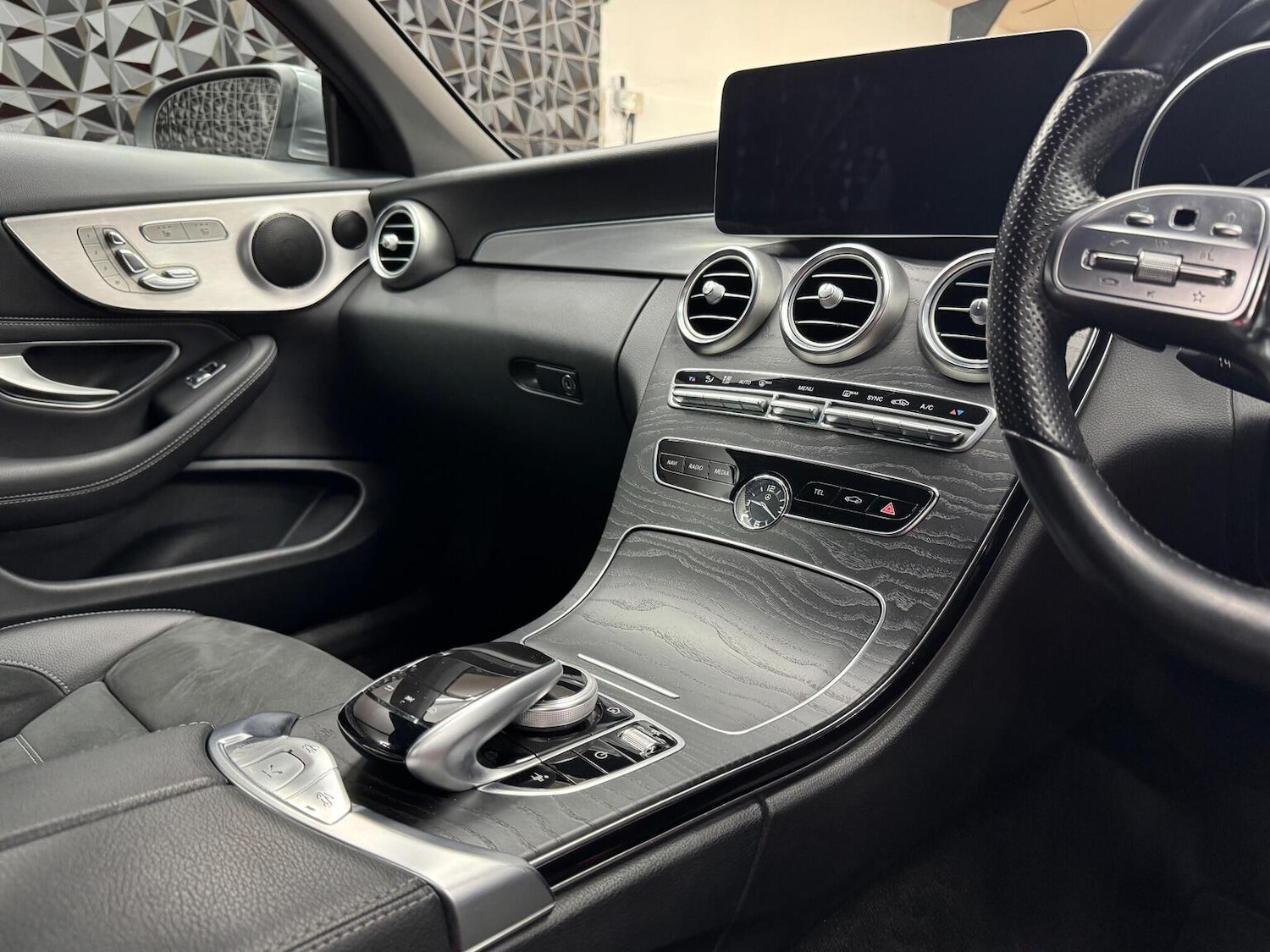 Used Mercedes-Benz C Class 2019 for sale - 77135905: Photo 14