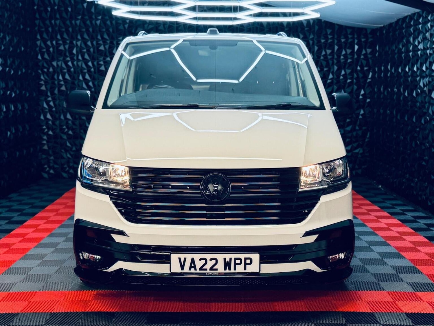 Used Volkswagen Transporter 2022 for sale - 76605683: Photo 2