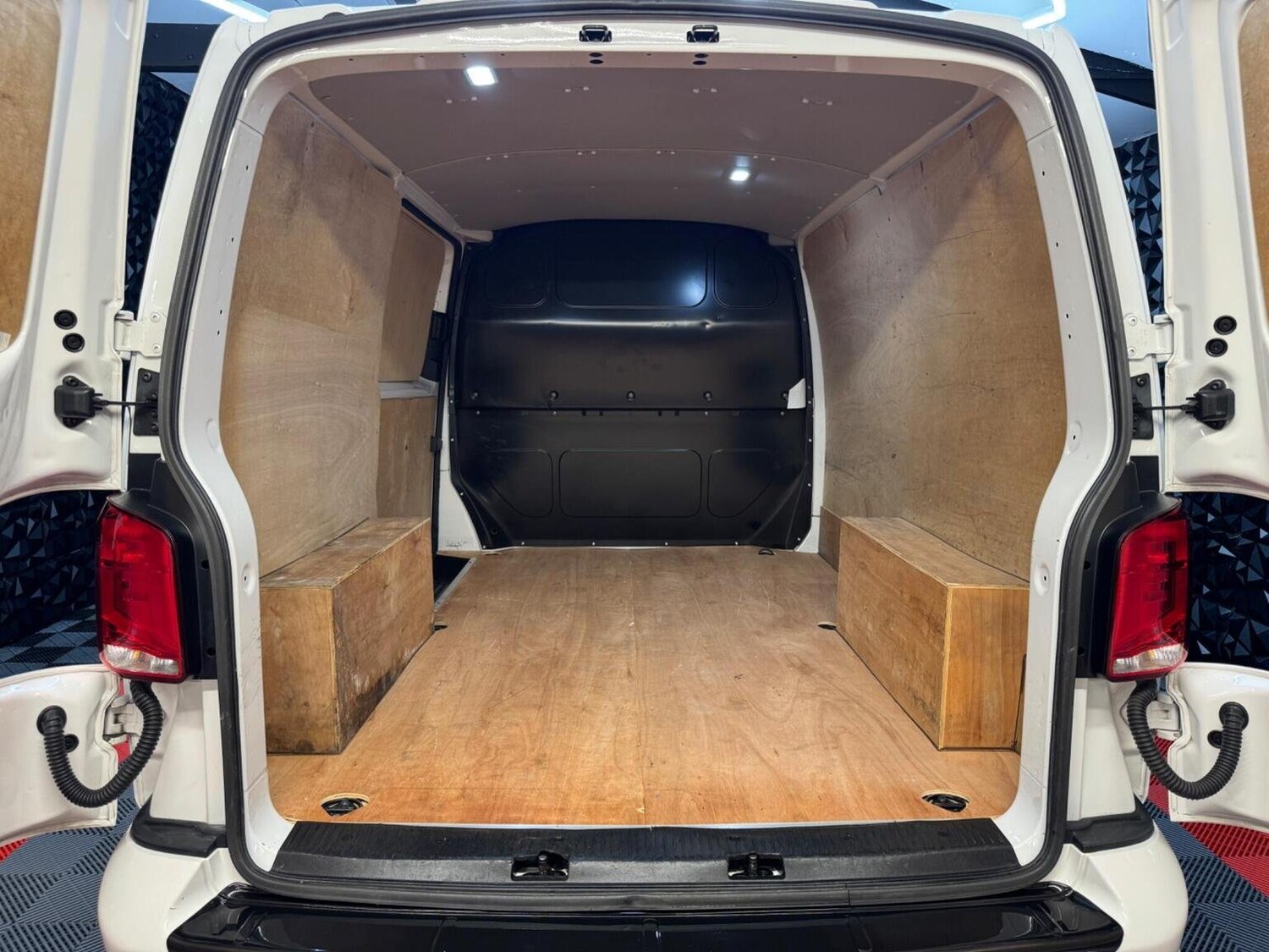 Used Volkswagen Transporter 2022 for sale - 76605683: Photo 36