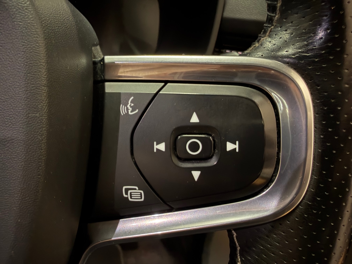 Used Volvo XC40 2019 for sale - 77391762: Photo 16