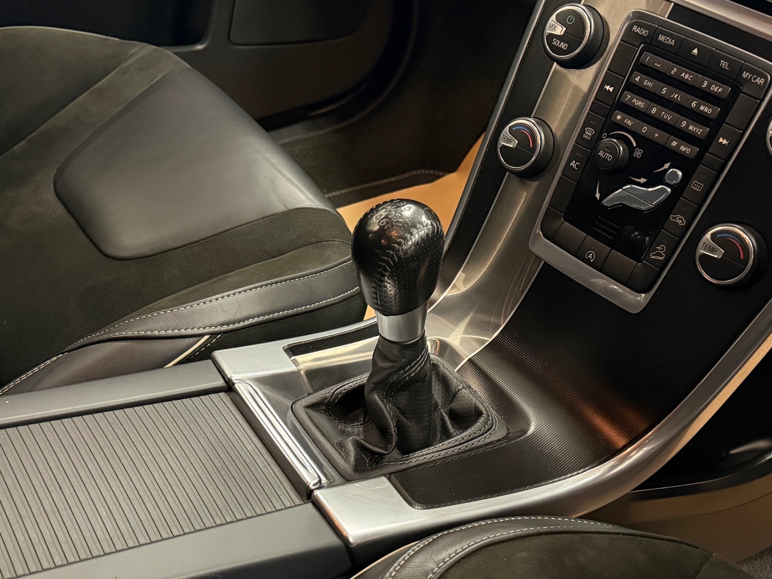 Used Volvo XC60 2015 for sale - 78131326: Photo 13