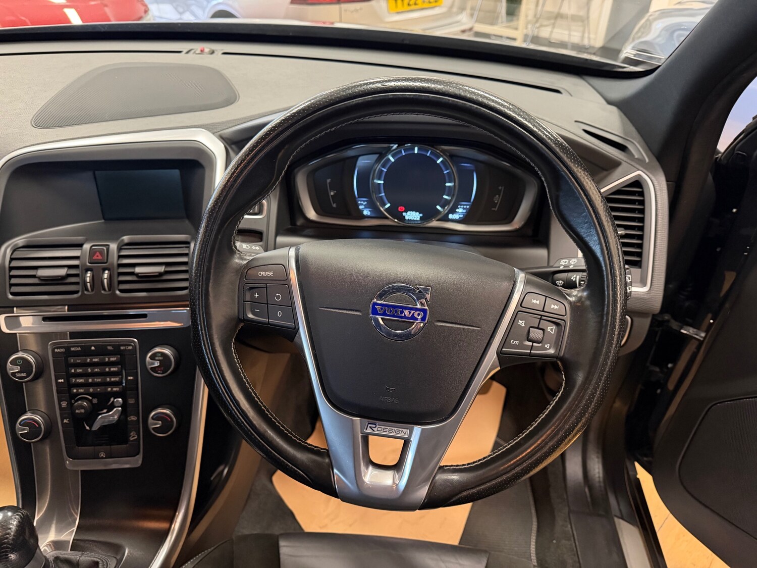 Used Volvo XC60 2015 for sale - 78131326: Photo 9