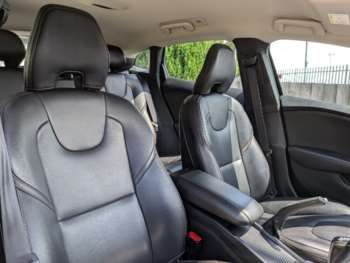 Used Volvo V40 2018 for sale - 74879063: Photo