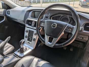 Used Volvo V40 2018 for sale - 74879063: Photo