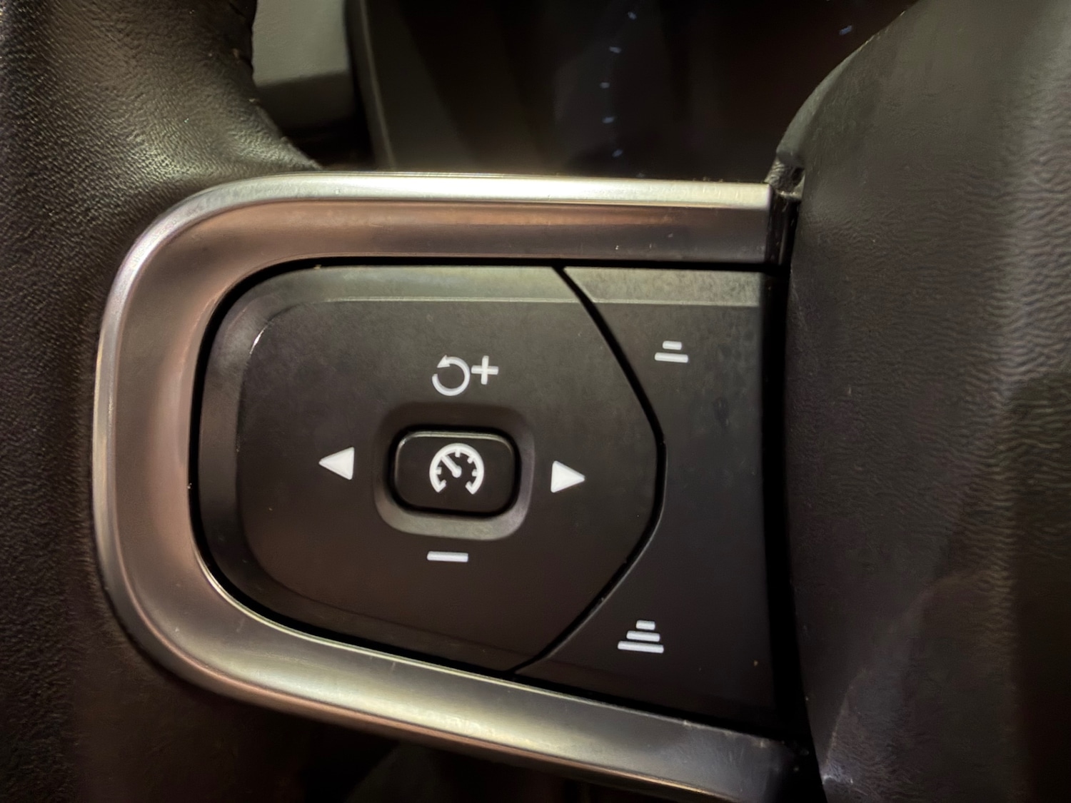 Used Volvo XC40 2021 for sale - 77261701: Photo 20