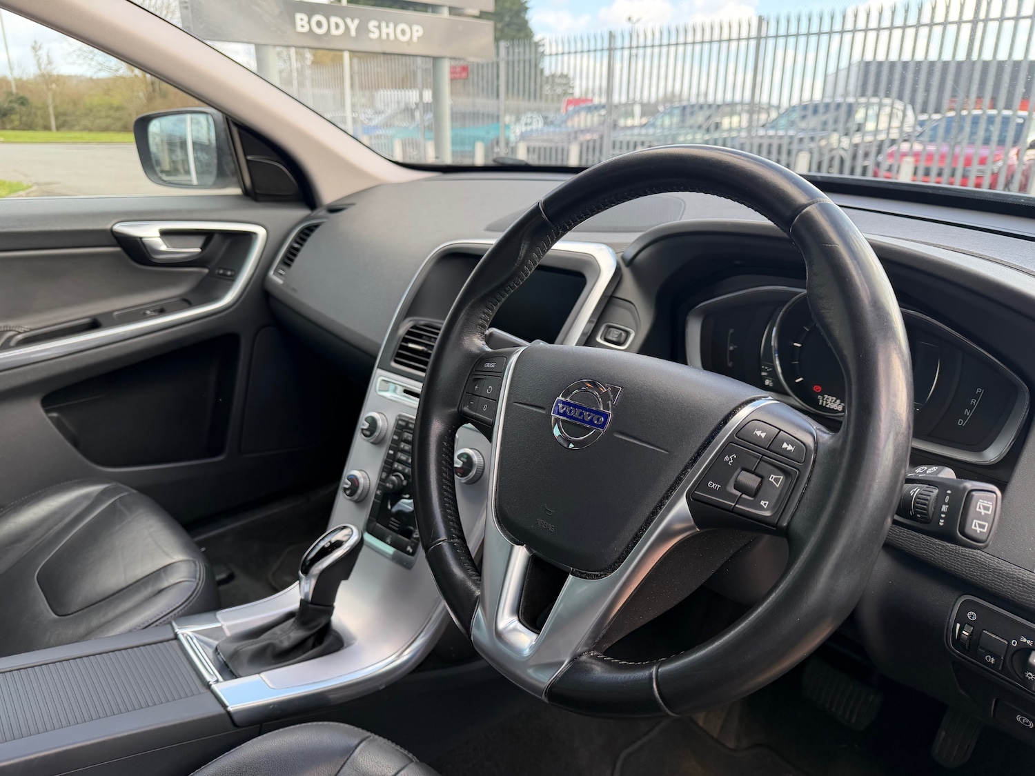 Used Volvo XC60 2017 for sale - 78053108: Photo 11