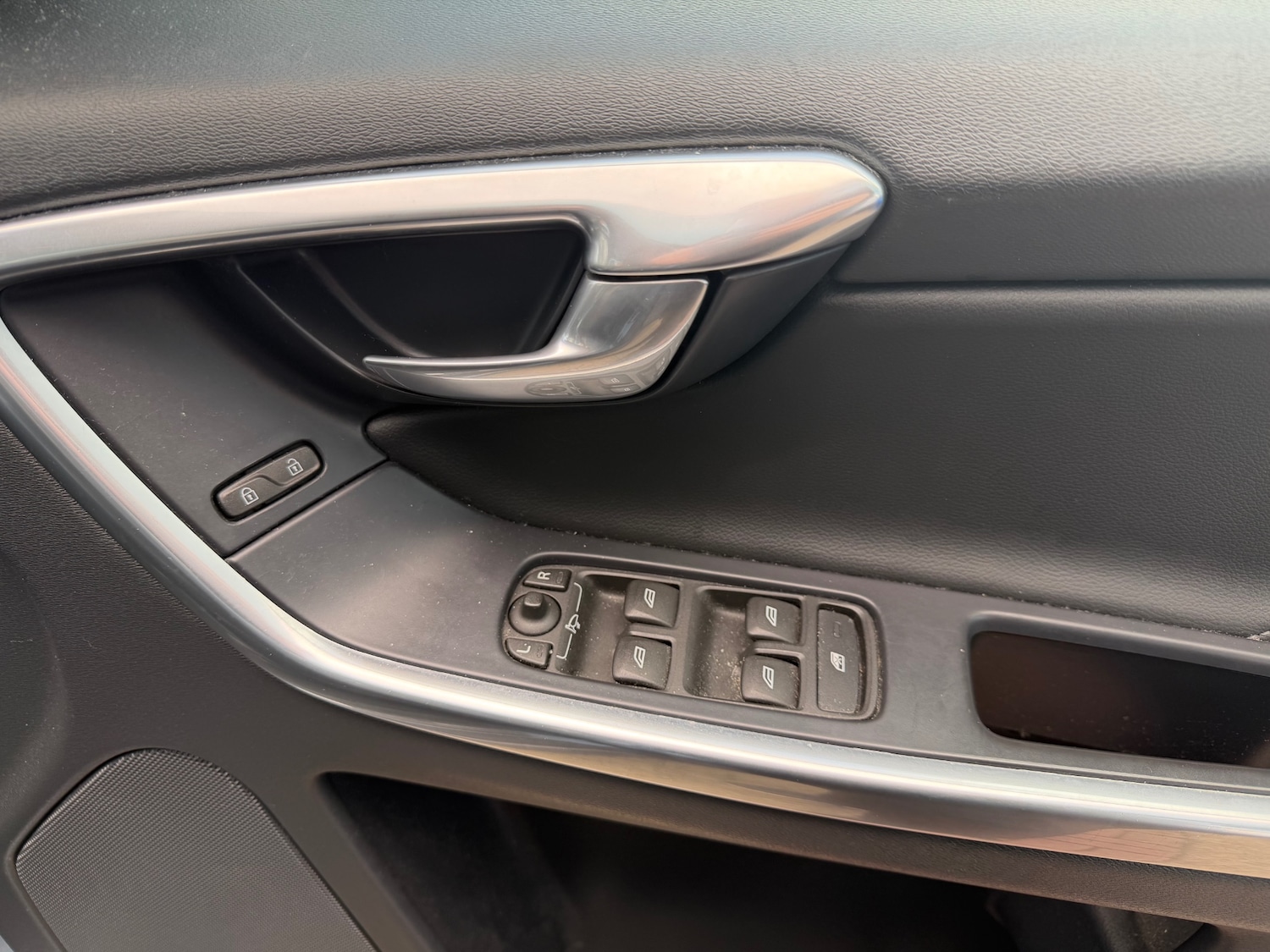 Used Volvo XC60 2017 for sale - 78053108: Photo 13