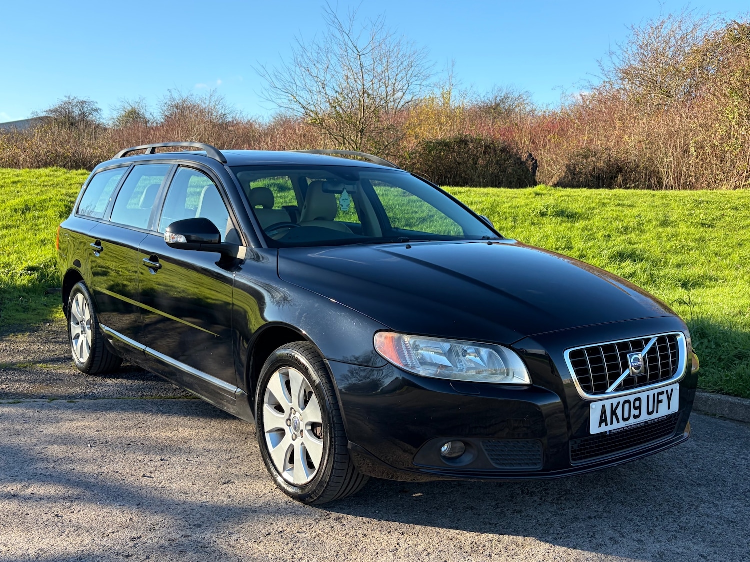 Used Volvo V70 2009 for sale - 76693872: Photo 1