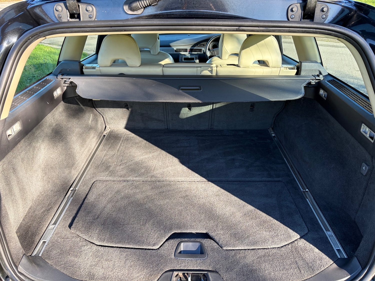 Used Volvo V70 2009 for sale - 76693872: Photo 10