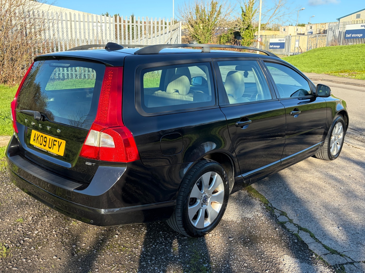 Used Volvo V70 2009 for sale - 76693872: Photo 11