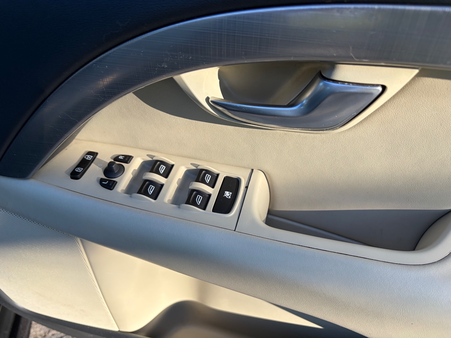 Used Volvo V70 2009 for sale - 76693872: Photo 13