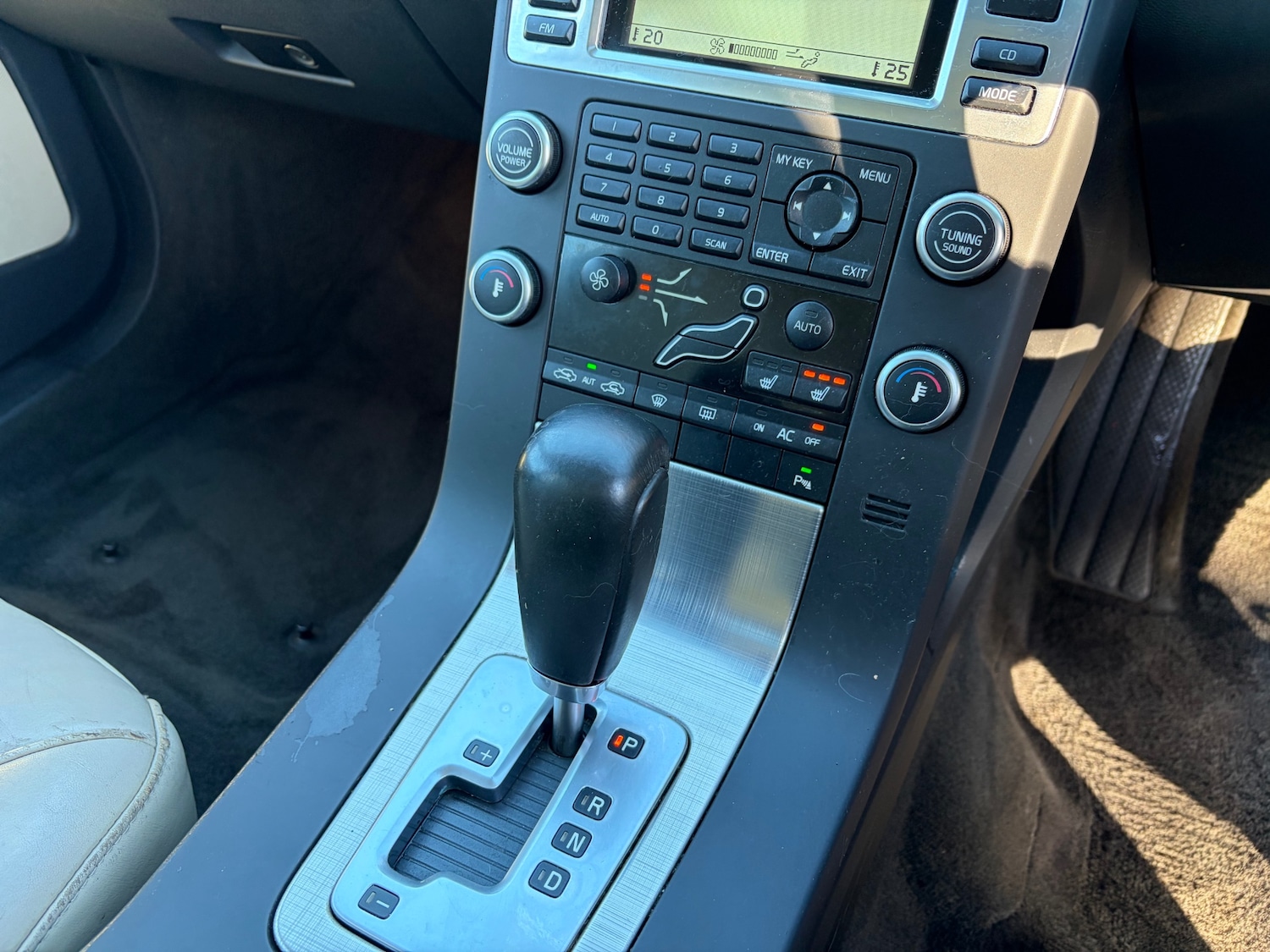 Used Volvo V70 2009 for sale - 76693872: Photo 23