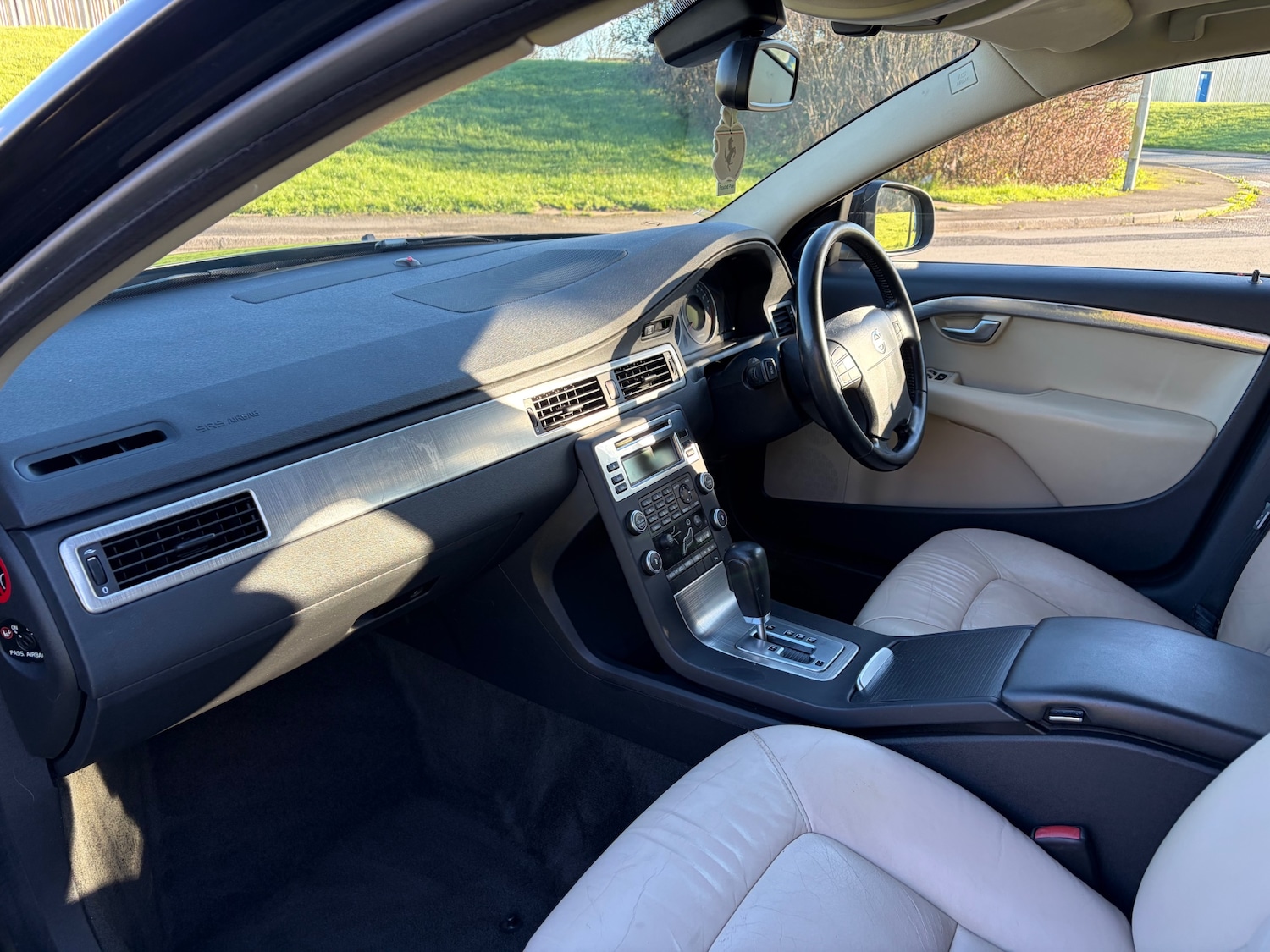 Used Volvo V70 2009 for sale - 76693872: Photo 4