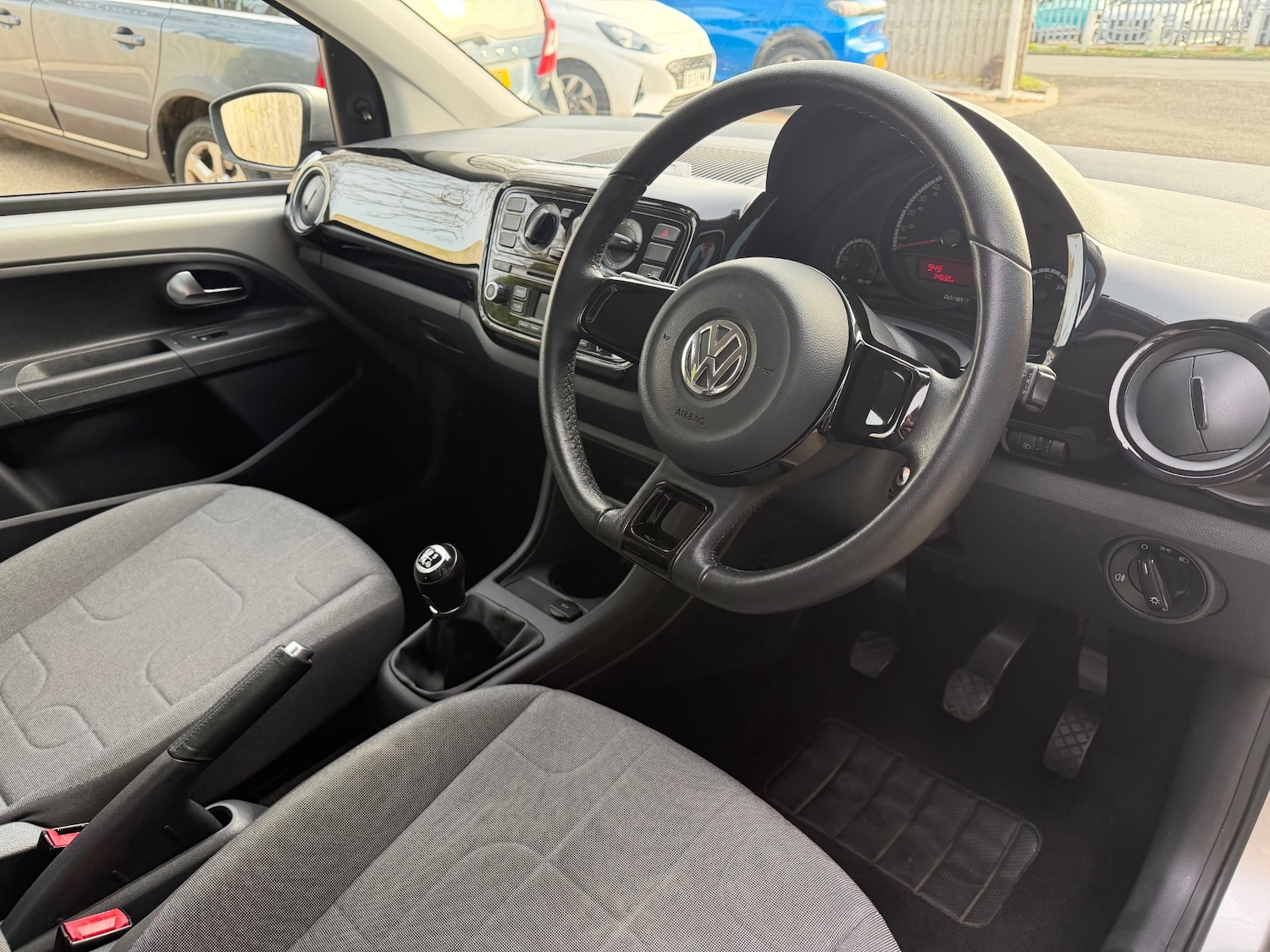 Used Volkswagen up! 2014 for sale - 77983537: Photo 10