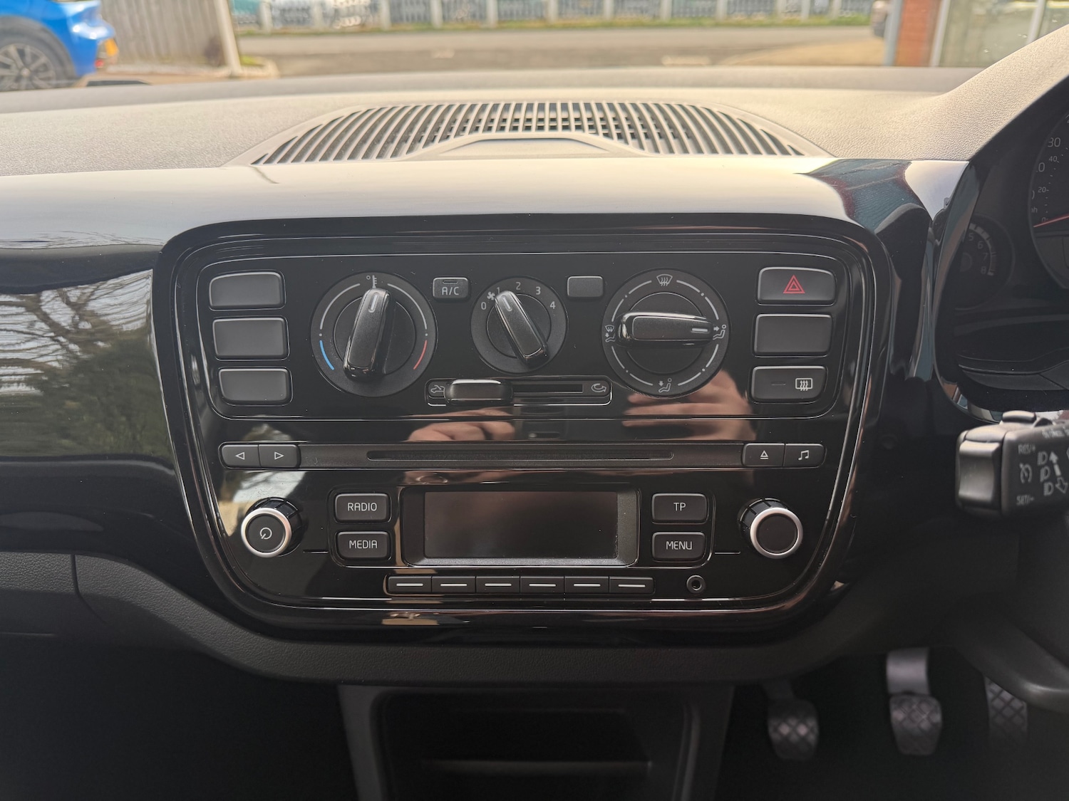 Used Volkswagen up! 2014 for sale - 77983537: Photo 13