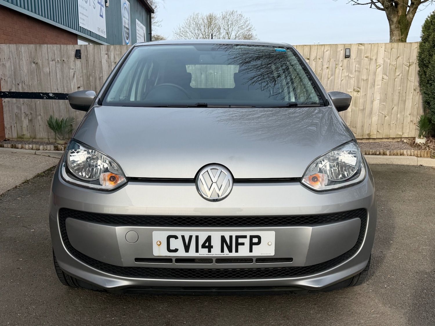 Used Volkswagen up! 2014 for sale - 77983537: Photo 2