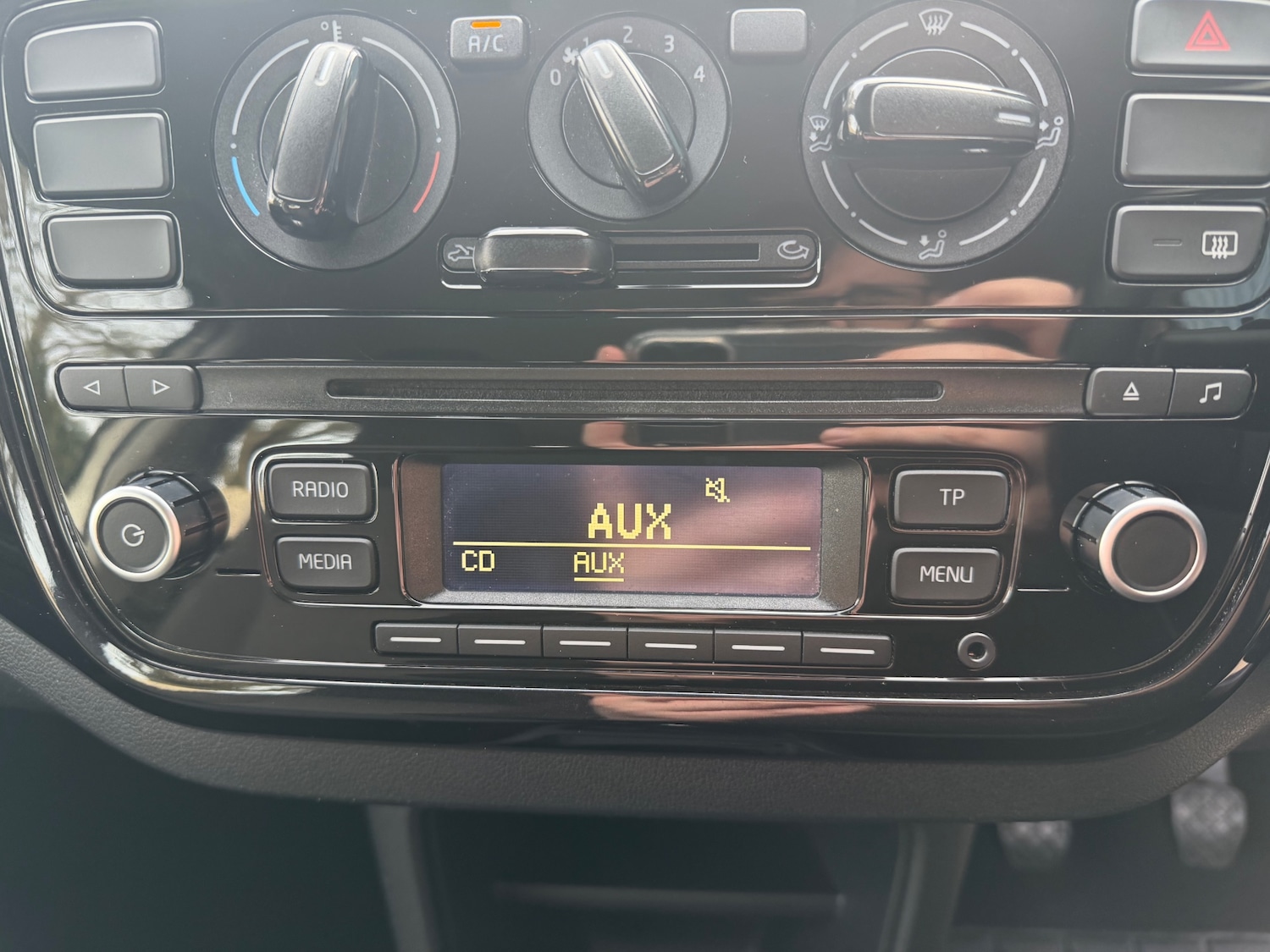 Used Volkswagen up! 2014 for sale - 77983537: Photo 20