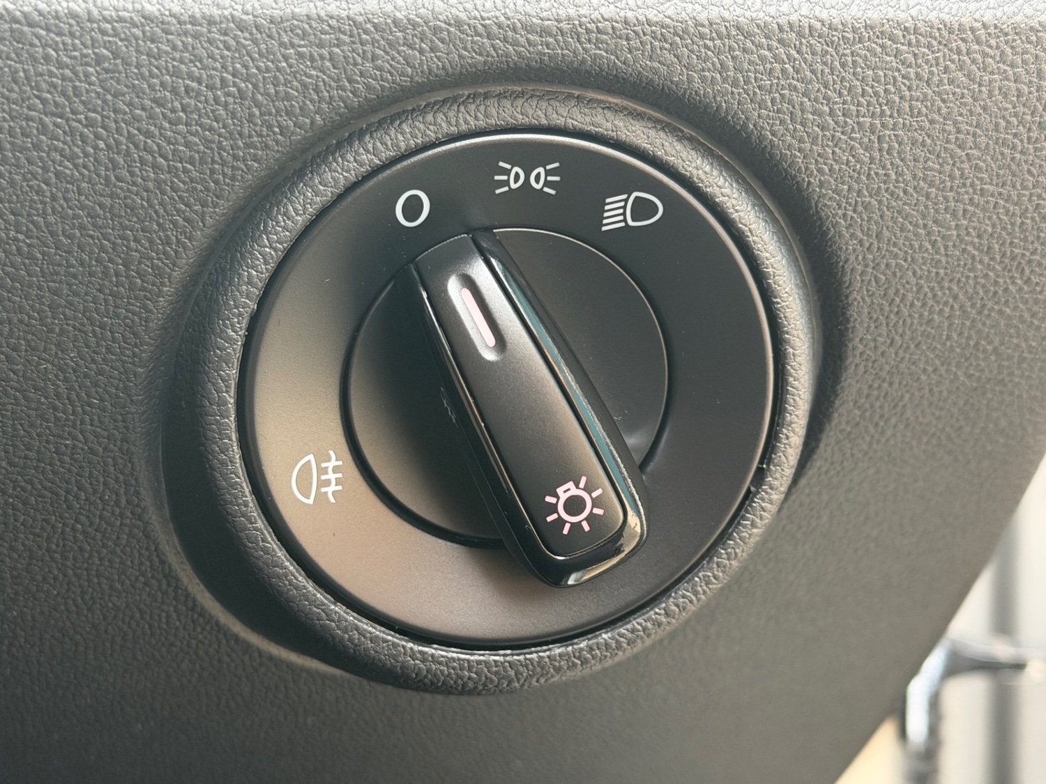 Used Volkswagen up! 2014 for sale - 77983537: Photo 22