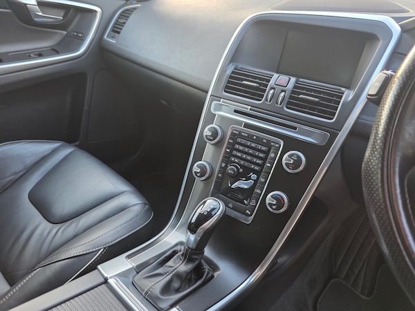 Used Volvo XC60 2017 for sale - 76170352: Photo 14