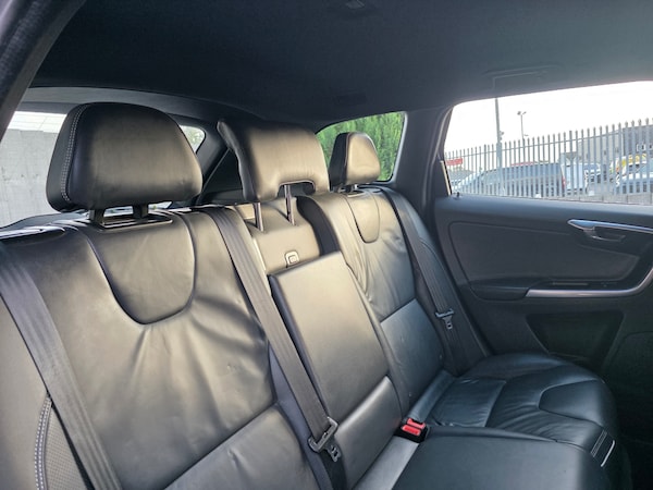Used Volvo XC60 2017 for sale - 76170352: Photo 9