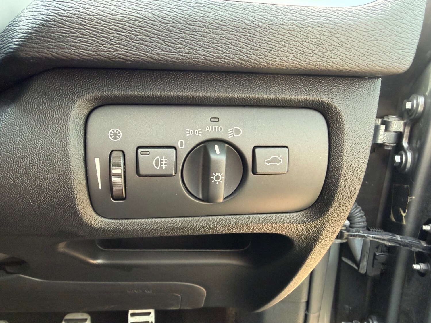 Used Volvo V40 2016 for sale - 77530201: Photo 12