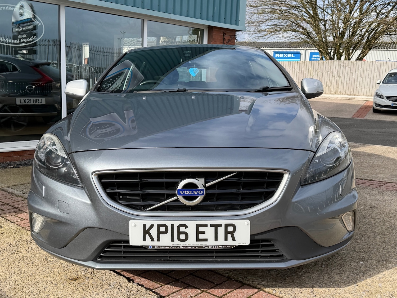 Used Volvo V40 2016 for sale - 77530201: Photo 2
