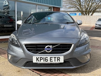 Used Volvo V40 2016 for sale - 77530201: Photo