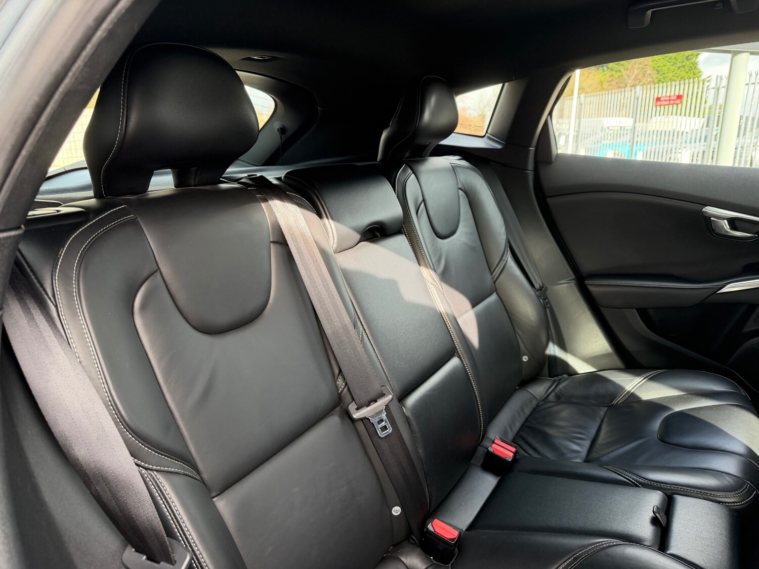 Used Volvo V40 2016 for sale - 77530201: Photo 9