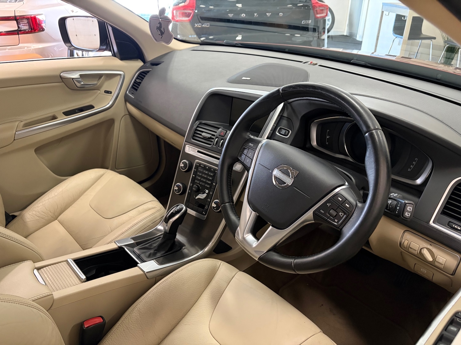 Used Volvo XC60 2014 for sale - 76517607: Photo 17