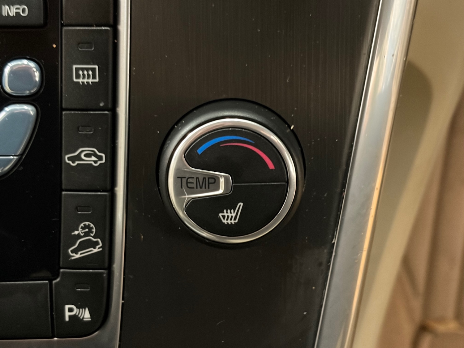 Used Volvo XC60 2014 for sale - 76517607: Photo 7