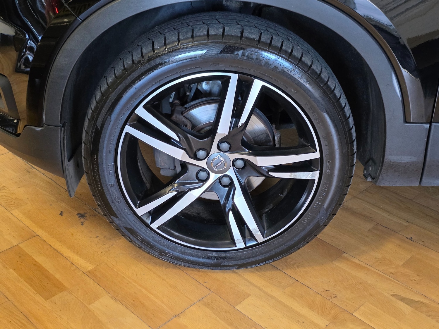 Used Volvo XC40 2019 for sale - 76027790: Photo 3