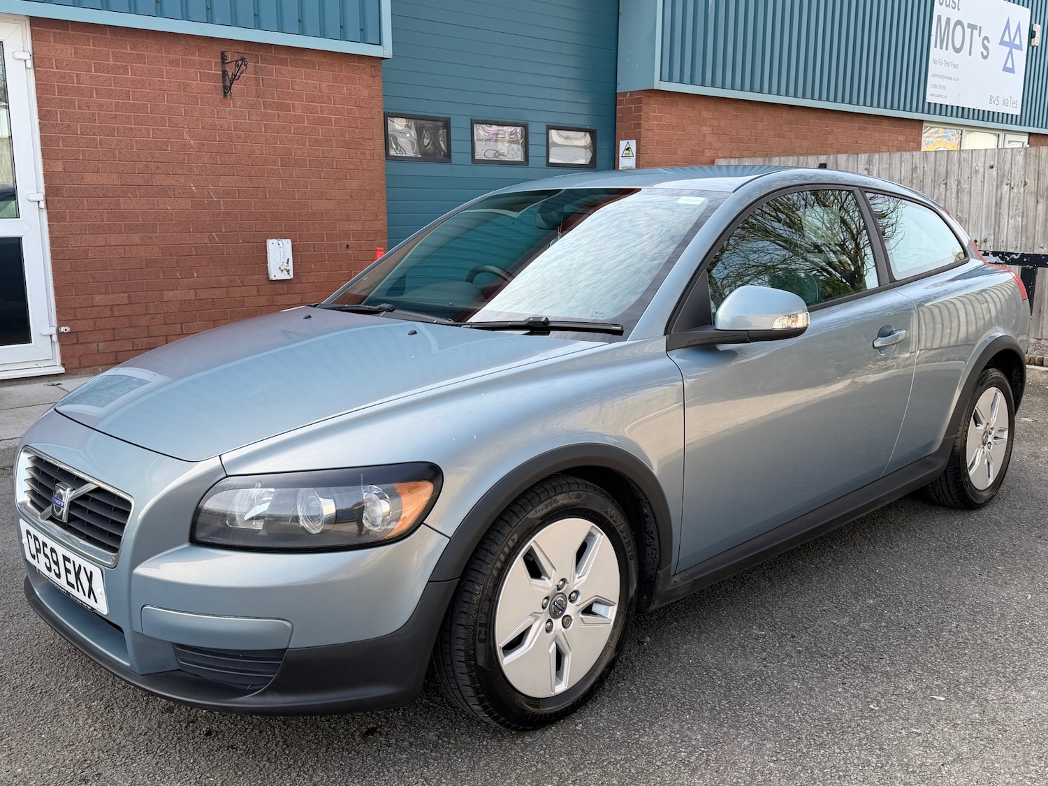 Used Volvo C30 2009 for sale - 77983915: Photo 3