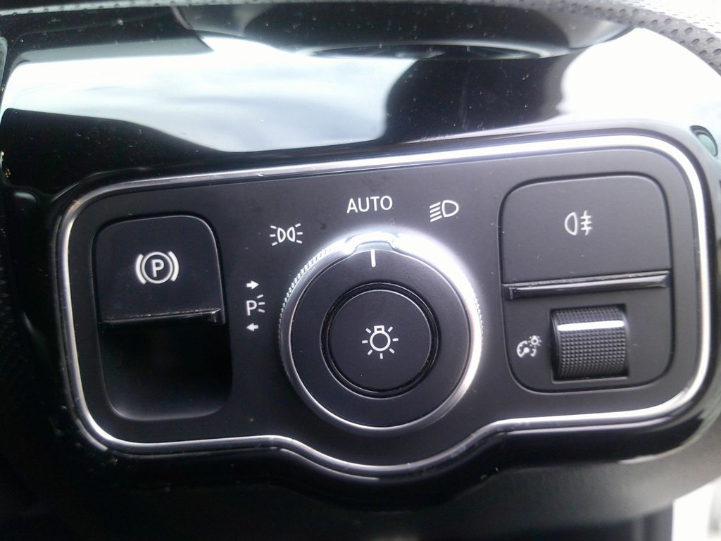 Used Mercedes-Benz A-Class 2018 for sale - 76647255: Photo 20